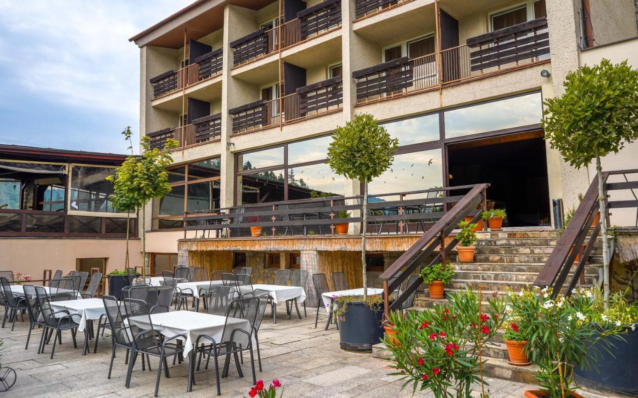 Grand Hotel Rooms Spisske Tomasovce Экстерьер фото